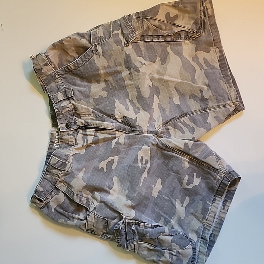 GUIDED GEAR CAMO  SHORTS Sz 36